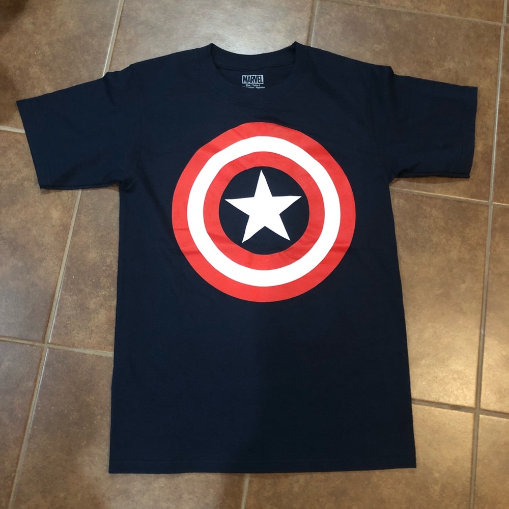 NWOT Marvel Captain America T-Shirt